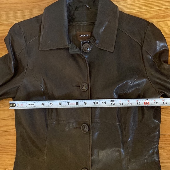 Vintage Danier 3/4 length (zip out lining) leather coat - Picture 8 of 11